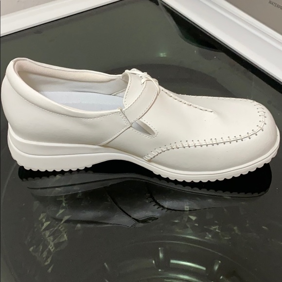 Nursing Shoes - Picture 4 of 5